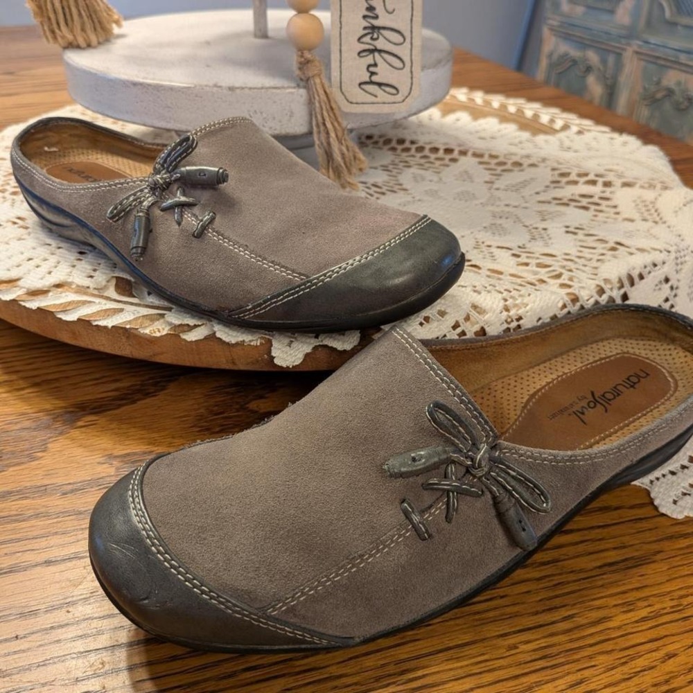 Naturalizer Leather‎ and Suede